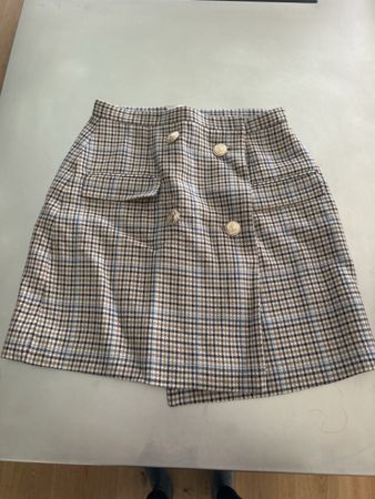 Mini Skirt Checkered Pattern Gold Buttons Like New