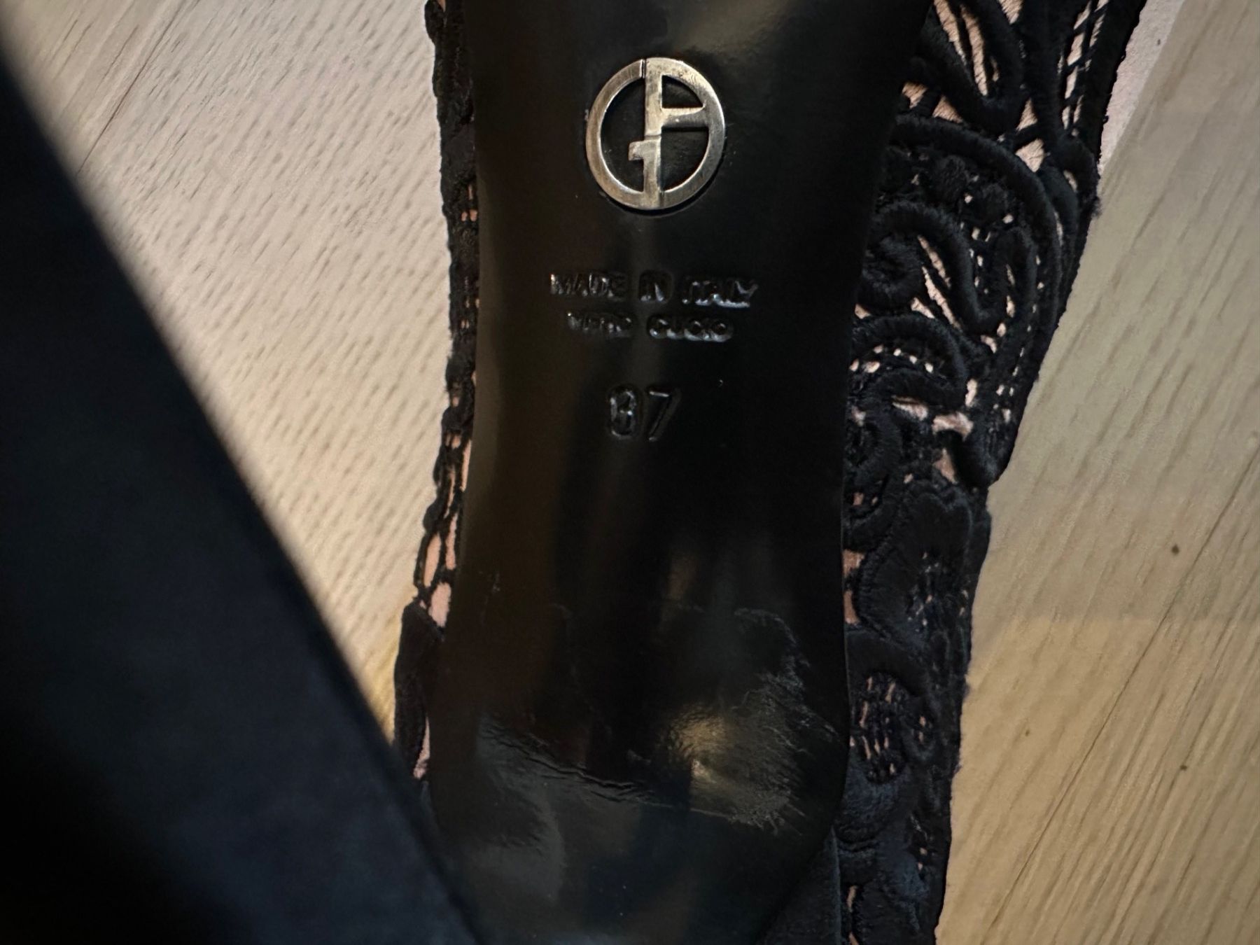 Armani Scarpe da donna: Vintage Giorgio Armani shoes – Usato da Dallenwil venduto da ZD2019 3