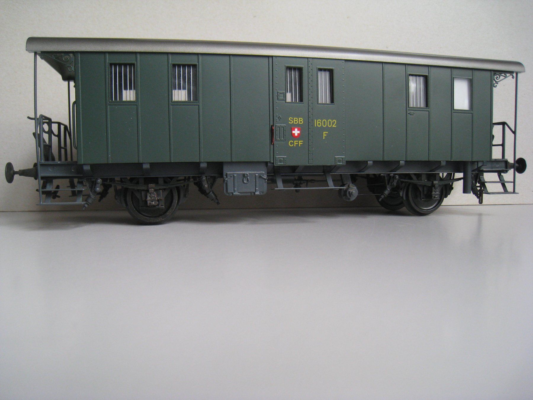 Hermann Modellini di ferrovie: Hermann, F2 16002 SBB Gepäckwagen – Usato da Buchs ZH venduto da swiss-train