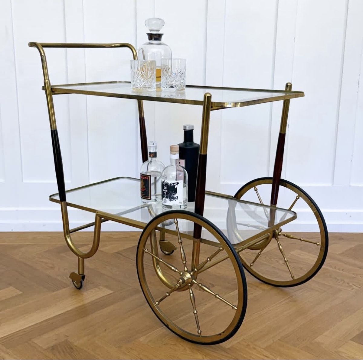 Servierwagen: Trolly / Servierwagen / Barwsgen – Gebraucht aus Zürich von Zurichvintage