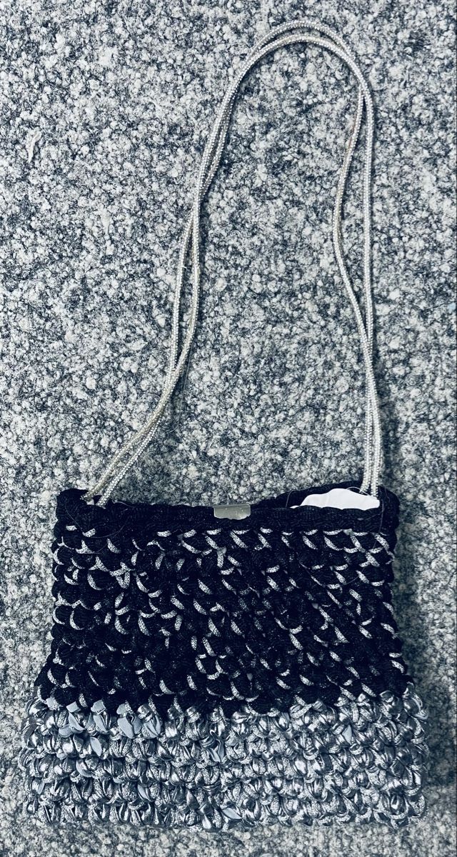 Borse da donna: Chic Handtasche,,Schwarz/Silber, Festlich & Elegant – Nuovo e nell'imballaggio originale da Au ZH venduto da Jaggy4