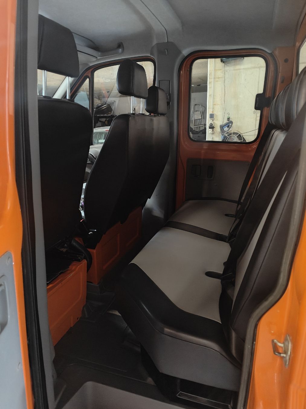VW Veicoli commerciali: VW Crafter 35 Doppelkabine – Usato da roggenburg venduto da Point6 5