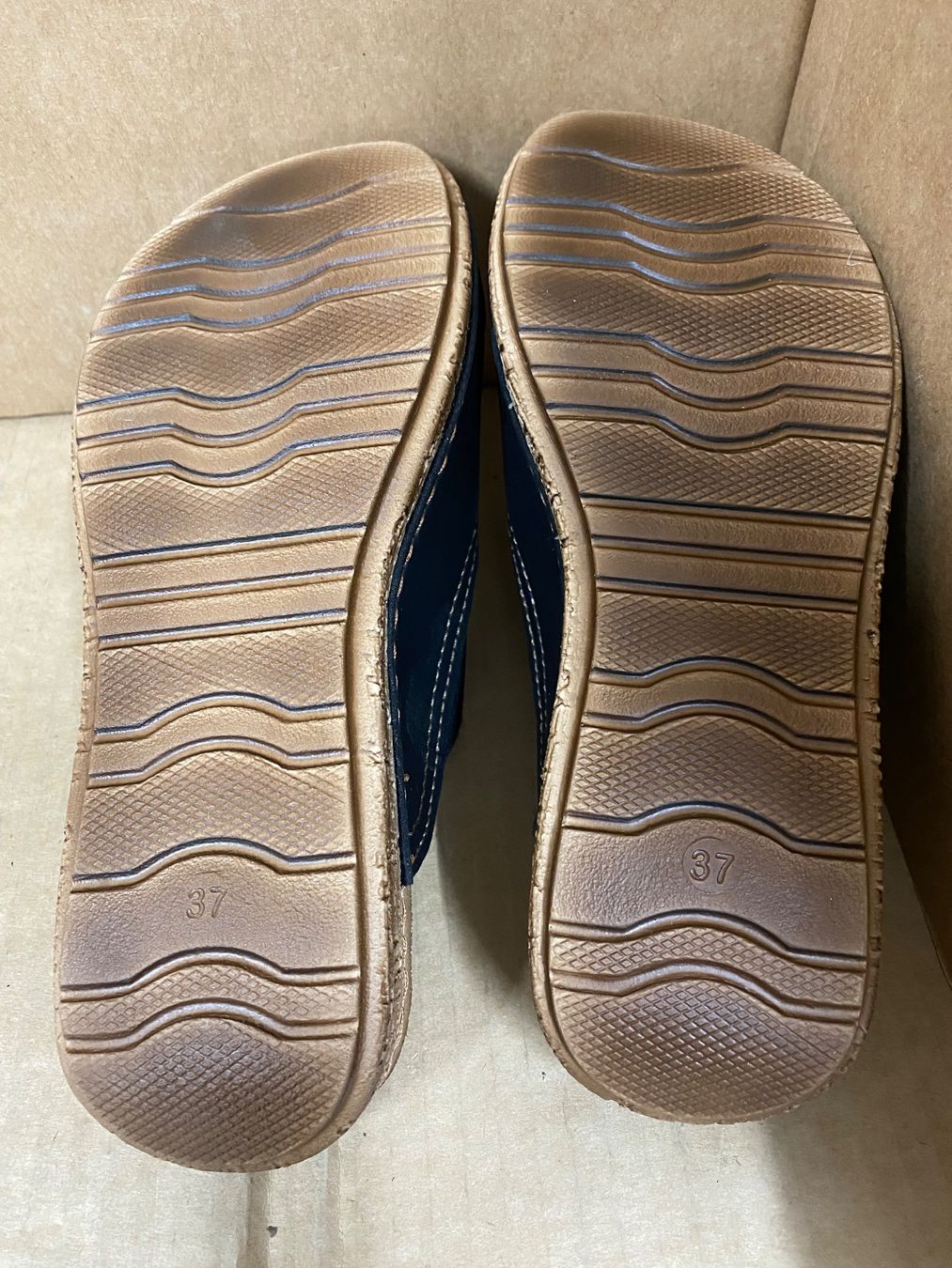 Herrenschuhe: Easy Street Pantoletten Grösse 37 – Neu (gemäss Beschreibung) aus Eschlikon TG von ArtRec 6