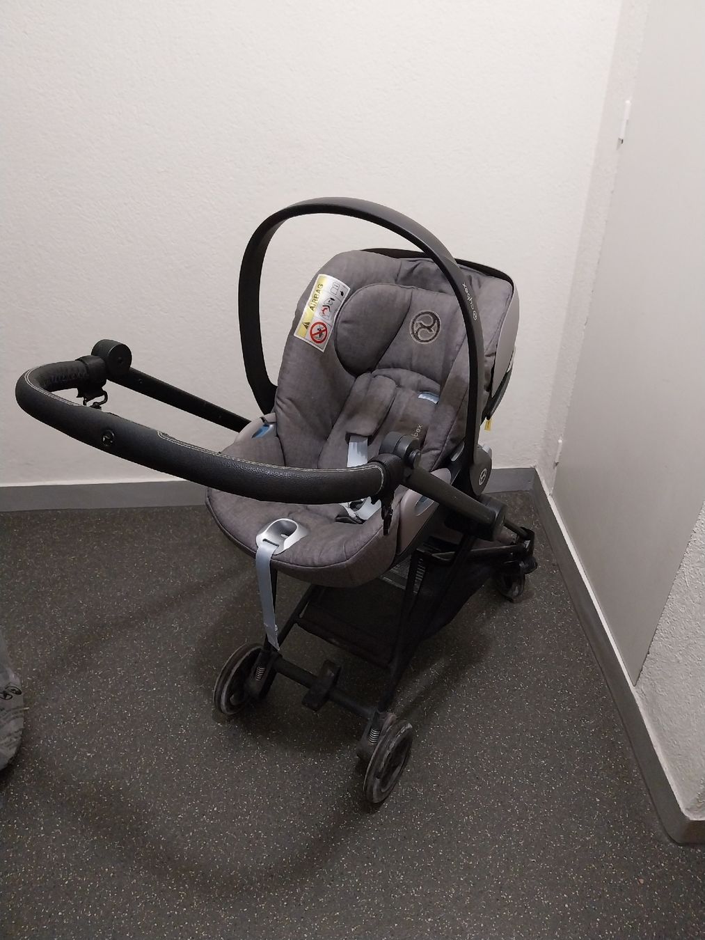 Cybex Carrozzine: Kinderwagen Cybex Kombi-Set 3 in 1 – Usato da Adliswil venduto da deb_9s5z 1