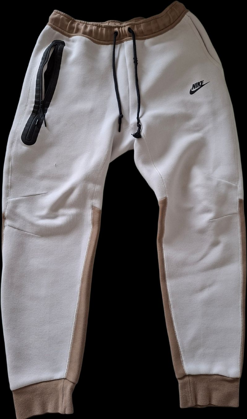 Nike Lotti di vestiti: Ensemble Nike Tech Fleece Automne/Hiver - Taille M – Usato da Renens VD venduto da ser_j2fn 1