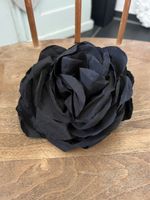 Schwarze Blumen Brosche oder Haarschmuck