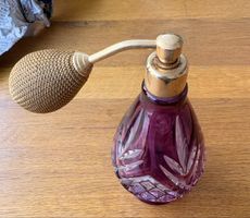 Flacon vaporisateur  violet vintage avec pompe en tissu