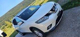 Nissan X-Trail Blanc Bon état 4x4 SUV