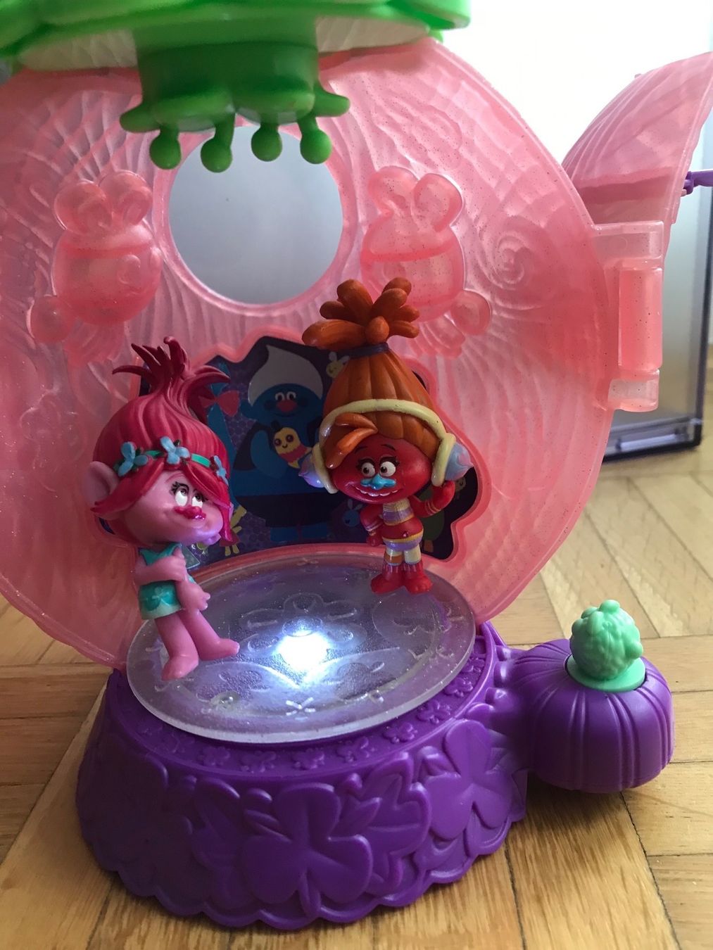 Hasbro Giocattoli: Hasbro Trolls Haus mit Licht und 4 Figuren – Usato da Emmenbrücke venduto da Hathor123 7