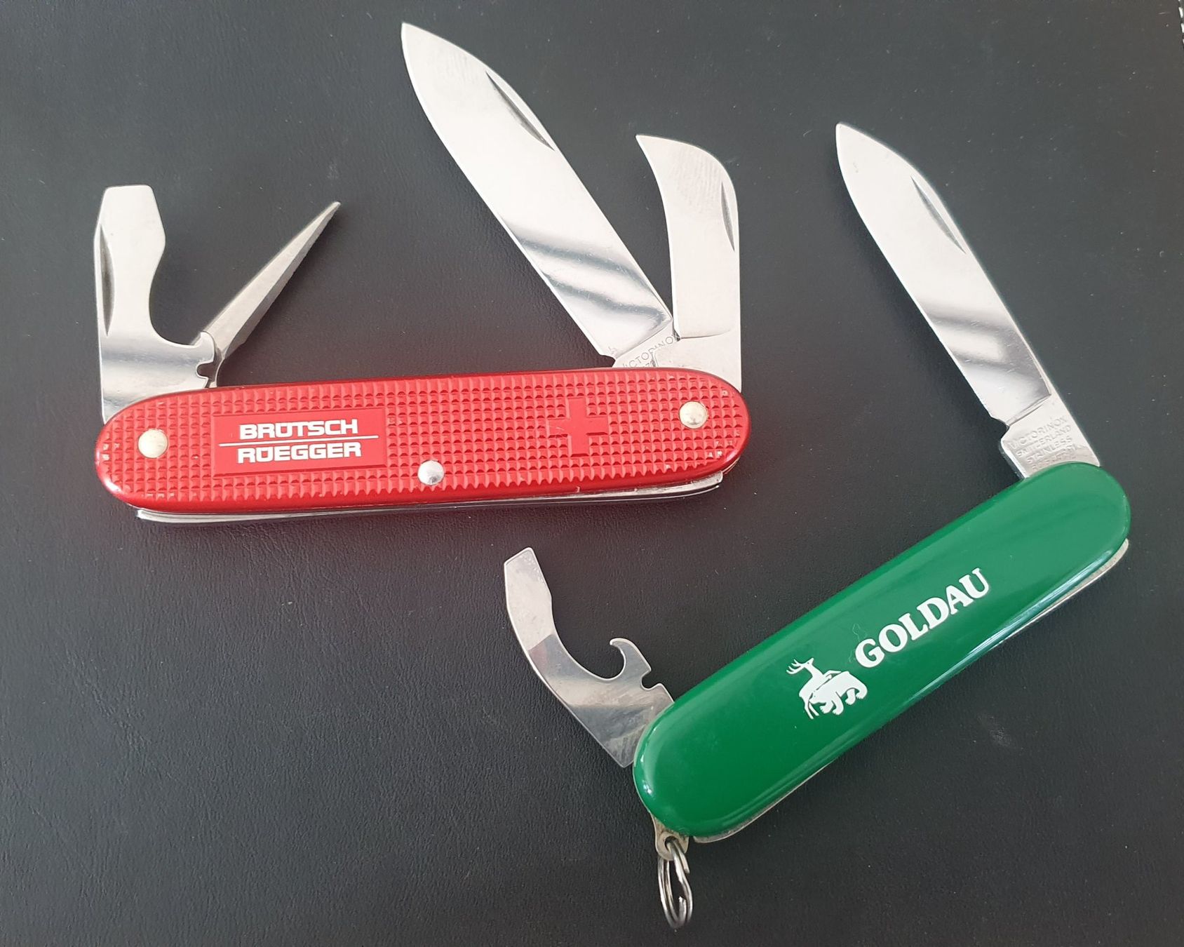 Victorinox Taschenmesser: 3 Victorinox Sackmesser mit Logo – Gebraucht aus Härkingen von MarianneSi 2