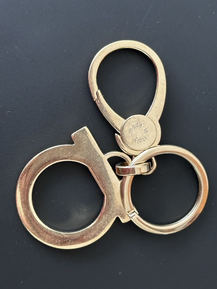 Salvatore Ferragamo Portachiavi: Salvatore Ferragamo Keyring – Usato da Zürich venduto da Ddechkovd 2