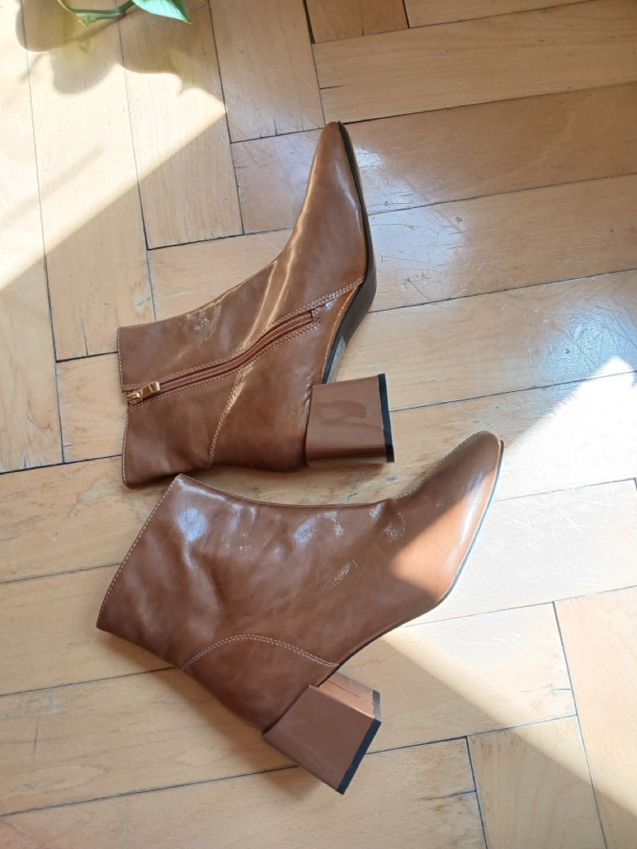 Scarpe da donna: Bottines à talons style vintage – Nuovo (secondo la descrizione) da La Chaux-de-Fonds venduto da offnoise 1