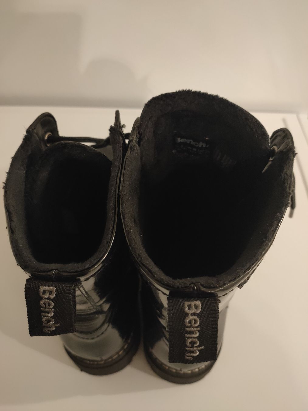 Bench Scarpe da donna: Bench Boots Lack-Optik, Gr.40 schwarz – Usato da Oberwil b. Büren venduto da 3298Oberwil 4