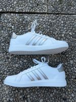 Adidas Turnschuhe weiss Silber Grösse 40, sehr guter Zustand