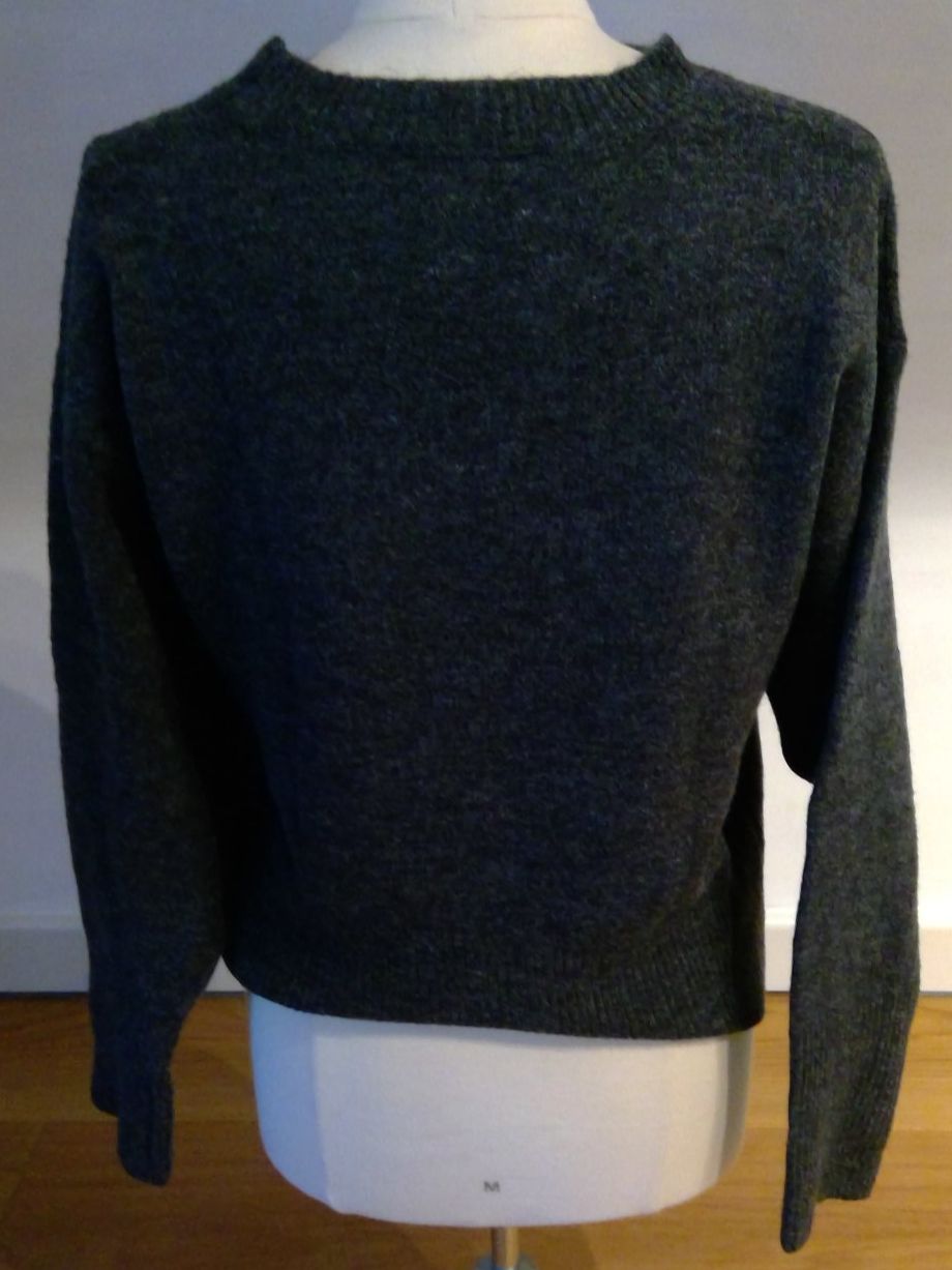 C&A Pullover & Sweatshirts: Damen Pullover mit Strasssteinen – Gebraucht aus Basel von Merlin97 1
