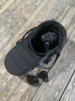Stokke YOYO Newborn-Schale Schwarz mit Adapter & Regenschutz