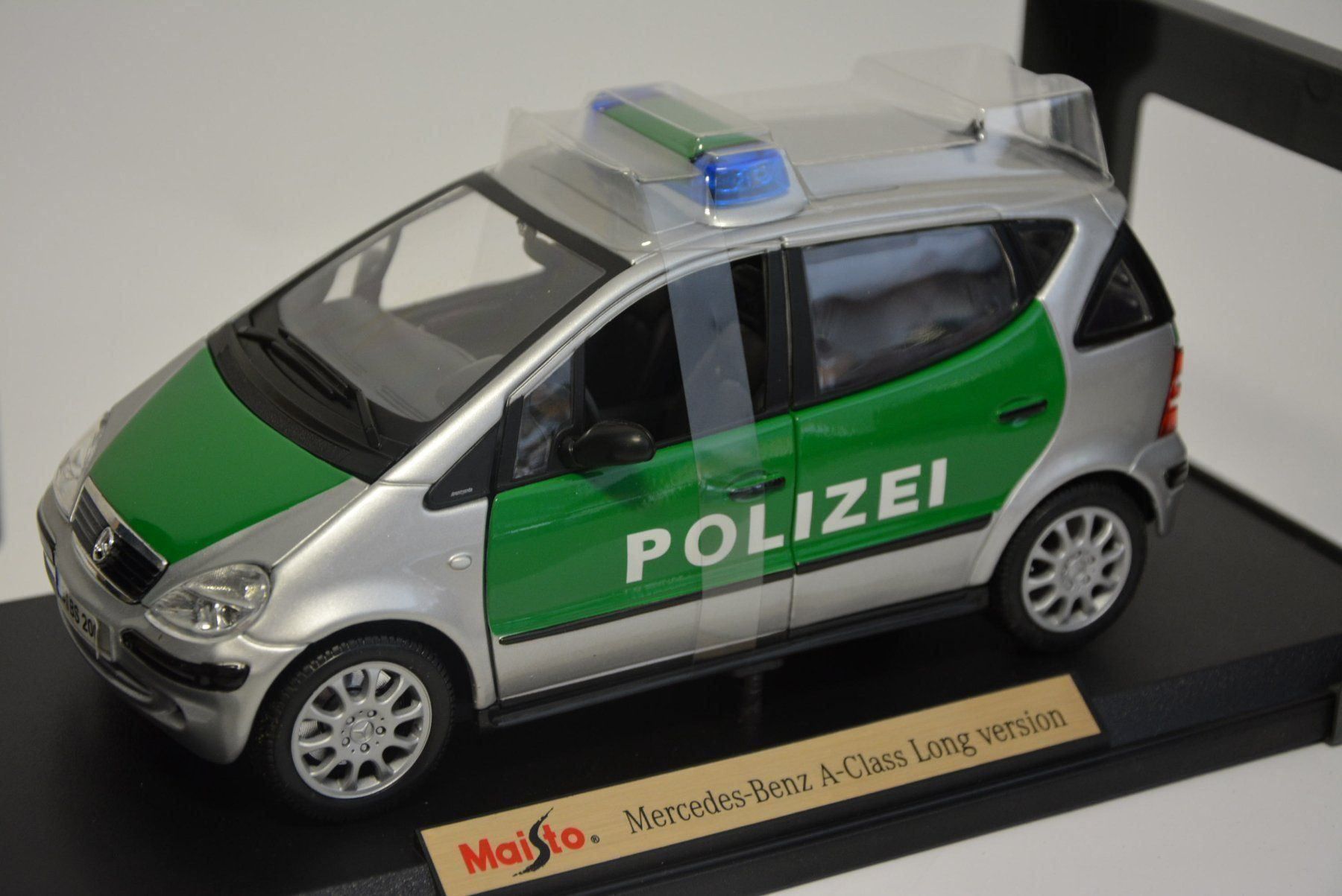Mercedes-Benz Modellini d'auto: Mercedes Benz A-Klasse Longversion 1:18 – Nuovo e nell'imballaggio originale da Goldach venduto da Feivel9 4