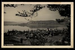 AK La Neuveville, Vue du village et du lac