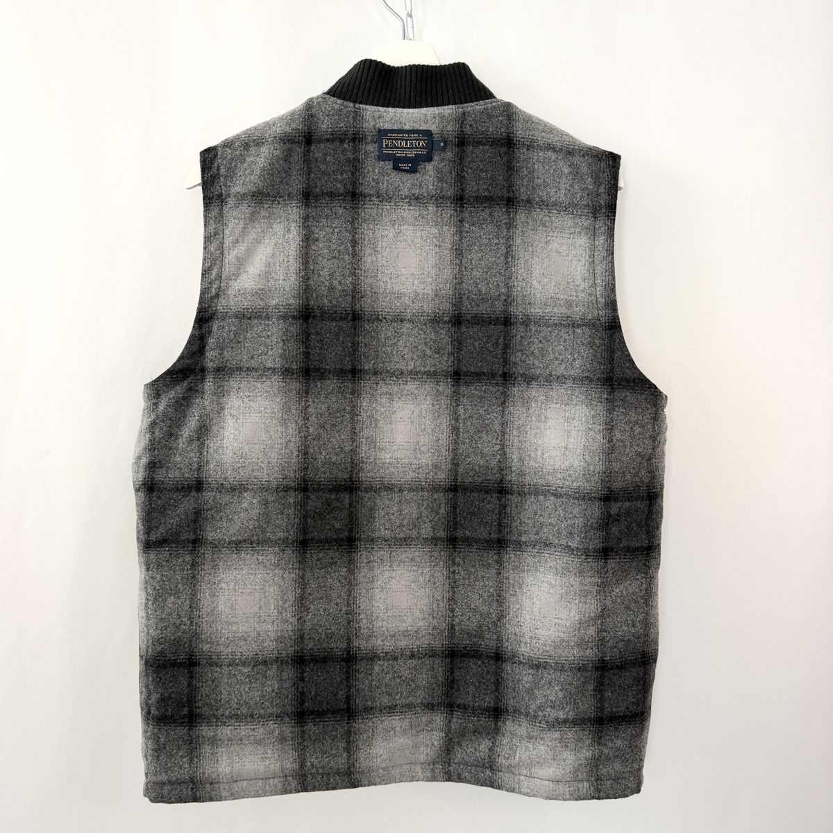 Gilet & Giacche: PENDLETON – Reversible Men's Vest | Size S – Usato da Freienbach venduto da Avviivva_Shop 5