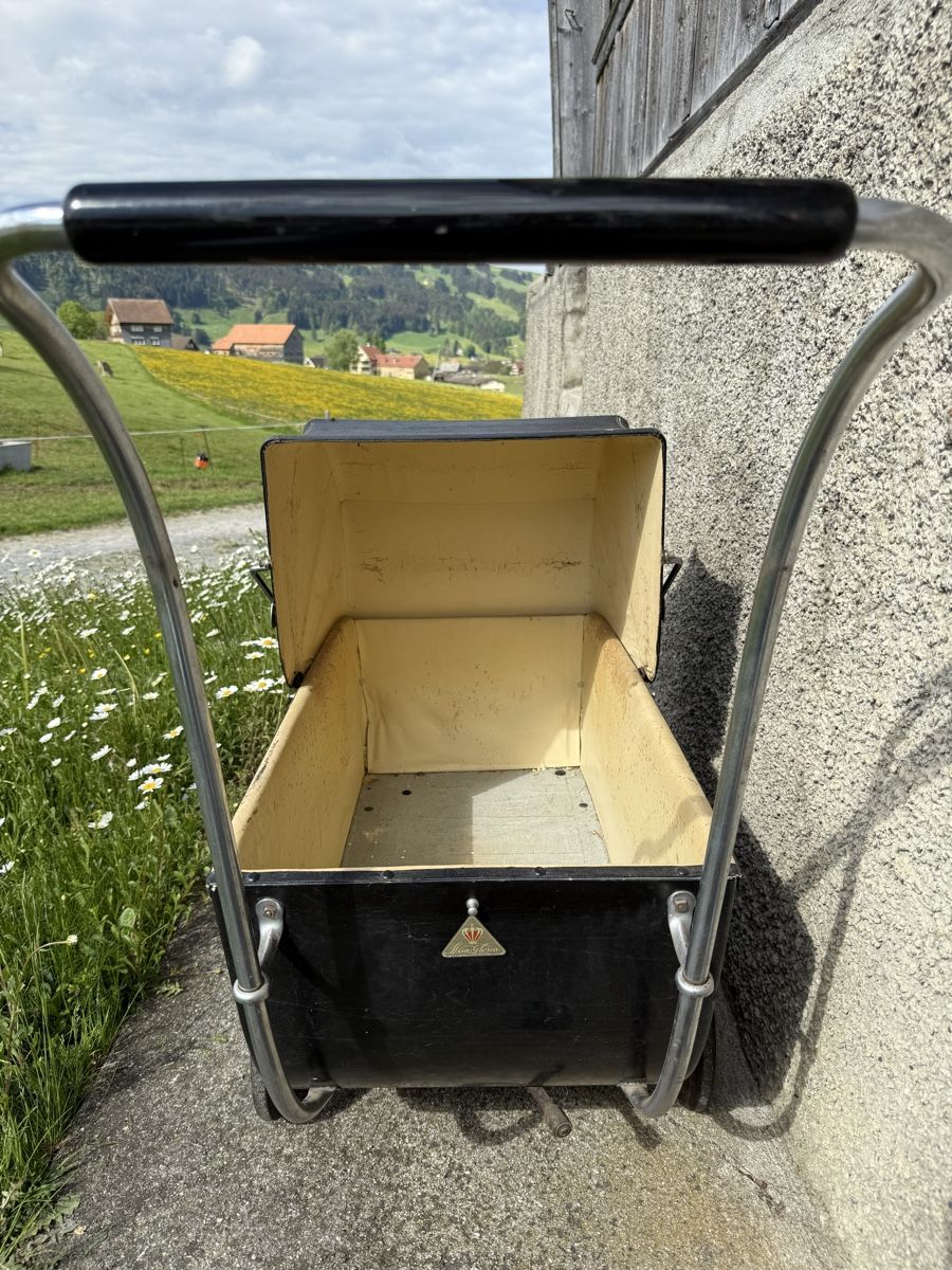 Kinderwagen: Antiker Kinderwagen – Gebraucht aus Appenzell Eggerst. von Koer85 2