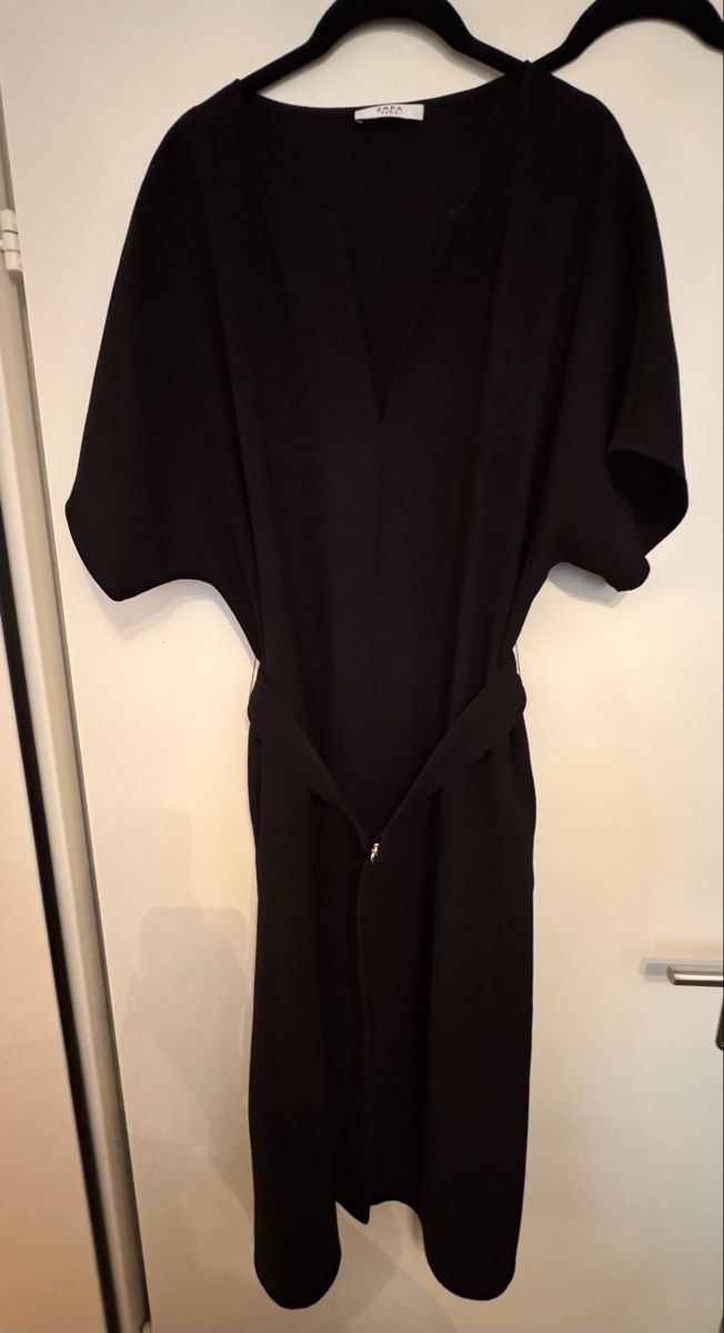 Kleider: Zapa Dress, Size 44, Navy blue – Gebraucht aus Horgen von kay_5xnb
