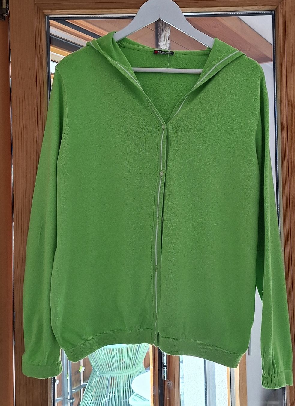 Vestes: Strickjacke – D'occasion à schluein par ciara011