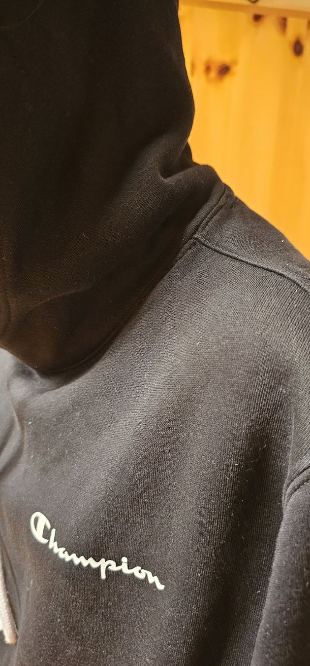 Champion Maglioni & Felpe: Champion Pullover schwarz Grösse M – Usato da Ferden venduto da jemyce 1