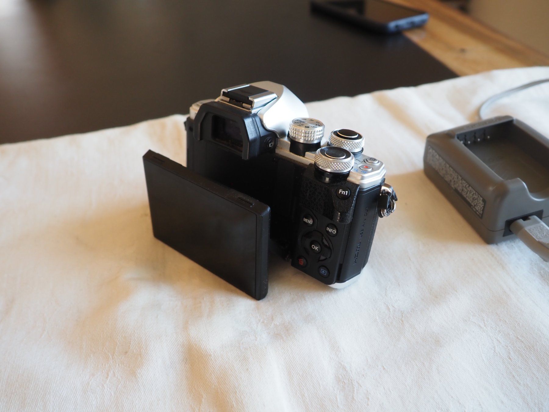 Olympus Kamera: Olympus OM-D E-M10 Mark II, Spiegellose Systemkamera – Defekt aus Schänis von Wewu 4