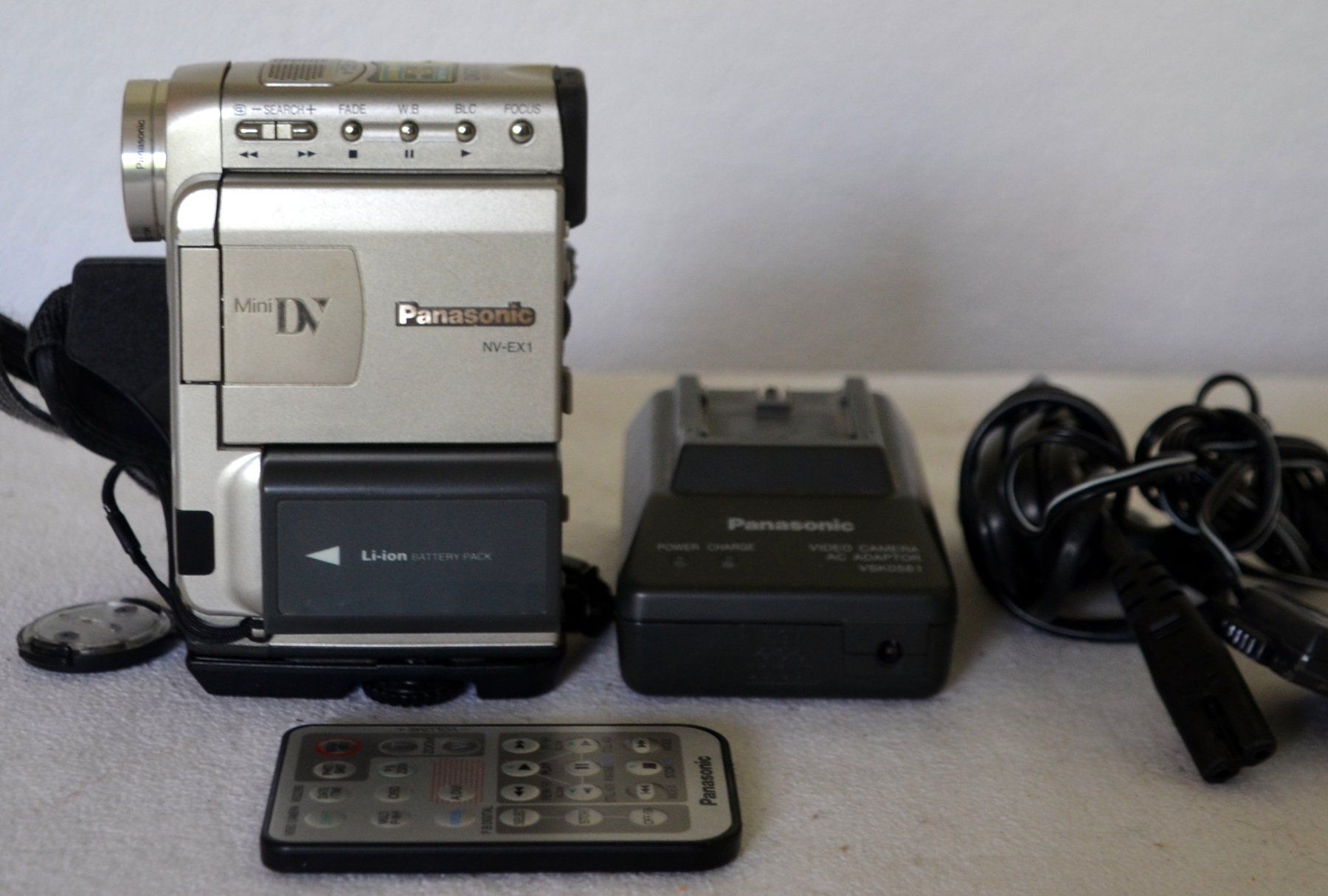 Panasonic Camcorder: Camcorder MiniDV Panasonic NEX1  caméscope – Defekt aus Collonges von arashee