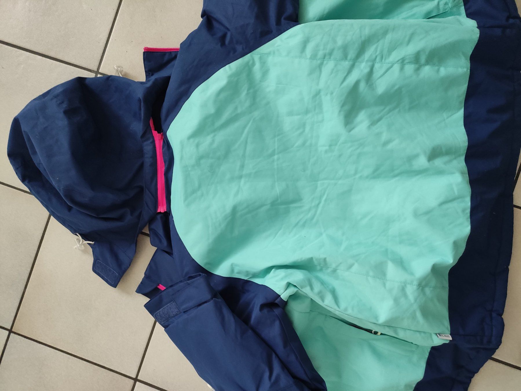 Vestes: Neu skijacke gr 140 oder 152 – Neuf avec emballage d'origine à Dagmersellen par L.Ga. 2