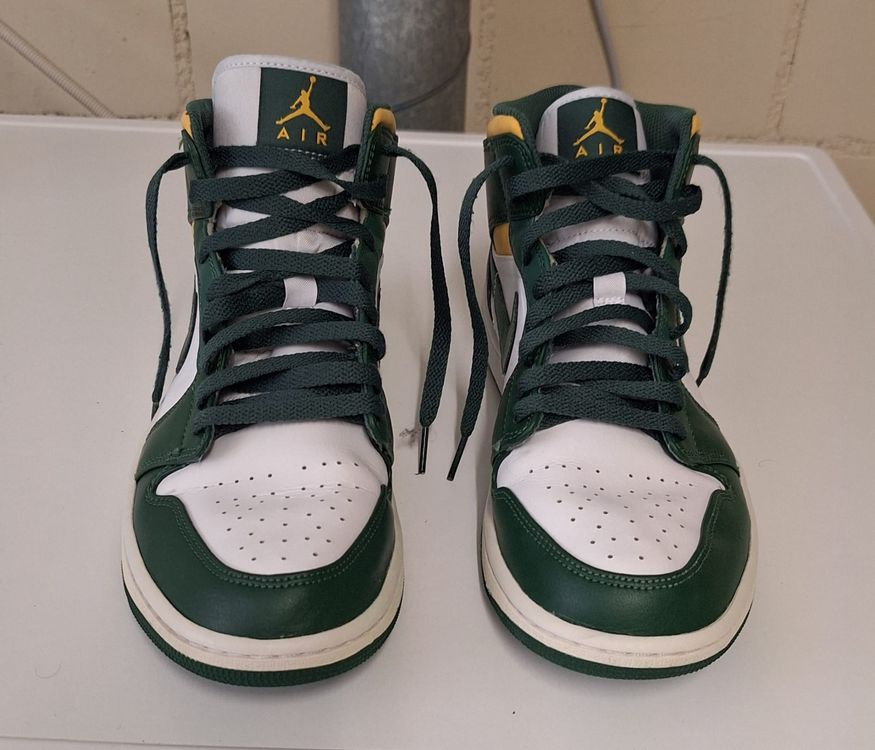 Jordan Chaussures hommes: Nike Air Jordan 1 Mid – D'occasion à Kreuzlingen par M.M.1962