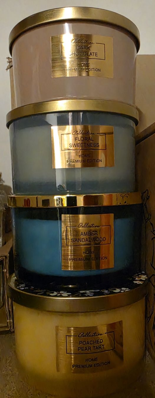 Candele: 4 Duftkerzen 3 Docht NEU  – Nuovo e nell'imballaggio originale da Zürich venduto da ZH-Vintage