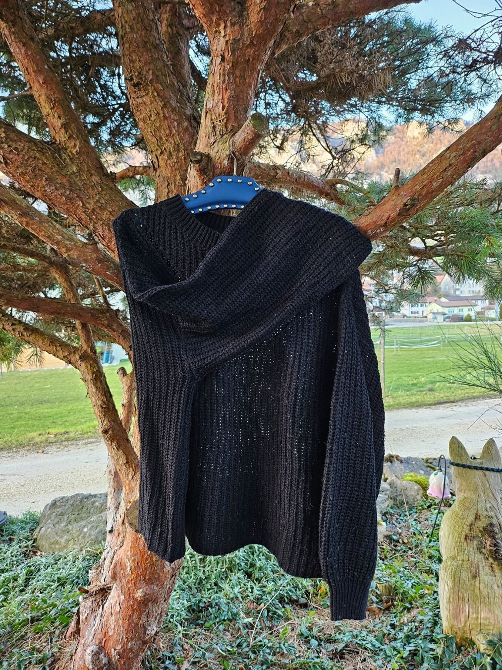 Pullover & Sweatshirts: Pullover Strick schwarz/kurz/warm/weit,Laternenärmel,Gr. L – Gebraucht aus Siblingen von Vany_McDougall 2