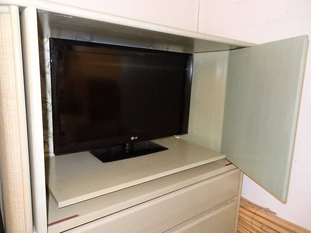 TV Möbel: TV-Schrank / Multifunktions-Möbel / Homeoffice – Gebraucht aus Adlikon b.Regensdf von mon_xpp7 3