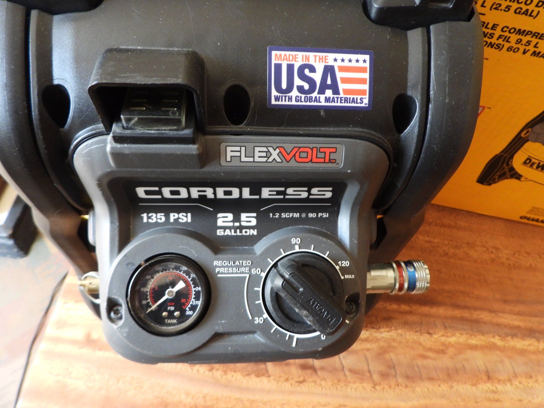 Dewalt Compresseurs: Dewalt Flexvolt Air Compressor Brushless Made in USA – D'occasion à Tavannes par jimananas 1