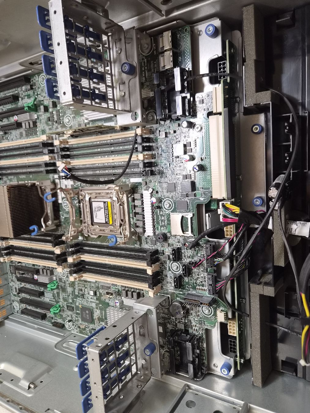 Hewlett Packard Server: HP ProLiant ML350p Gen8 Server Motherboard – Usato da SCHAFFHAUSEN venduto da Atami99 2