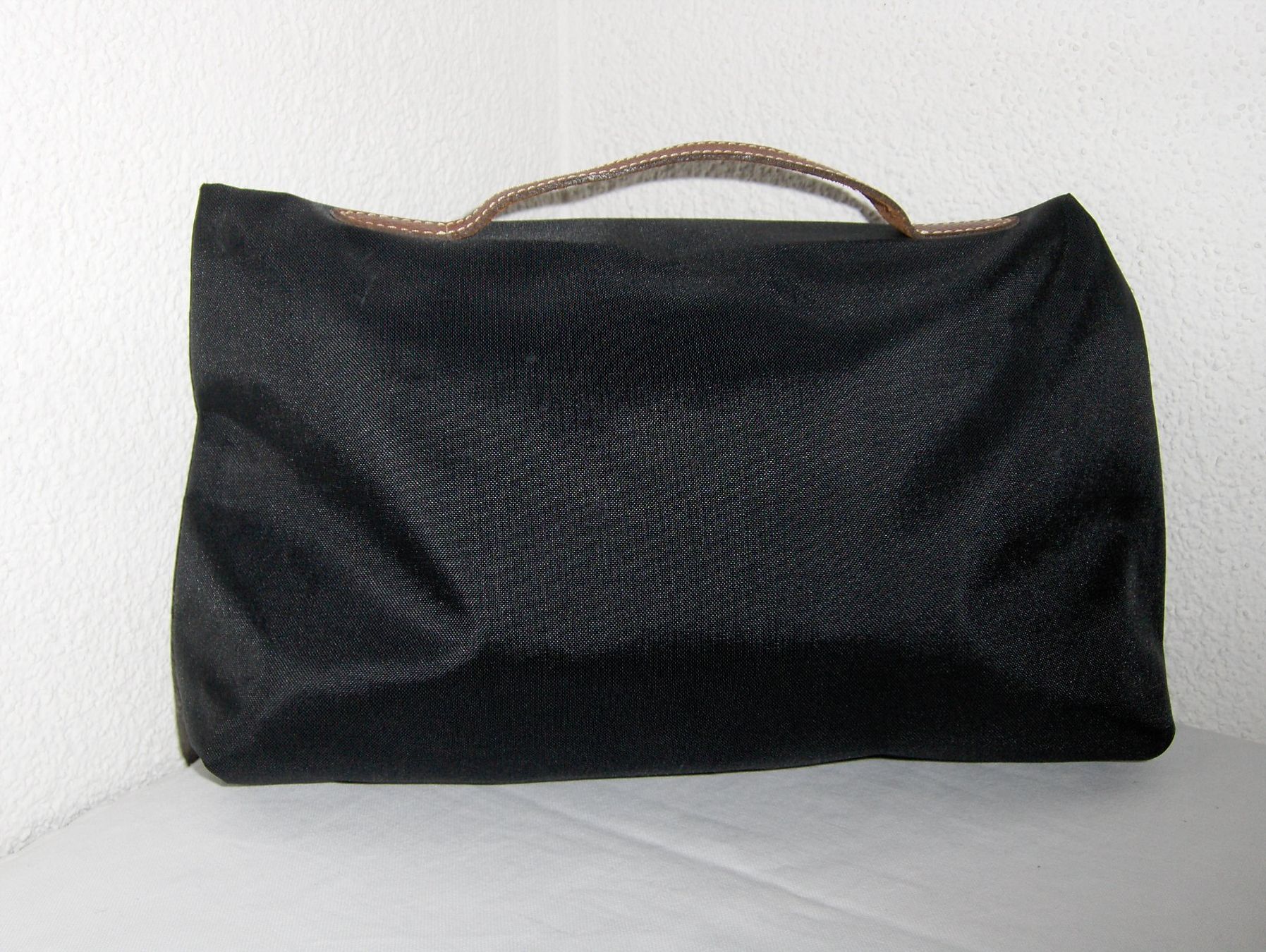 Longchamp Custodie per cosmetici: Necessaire Longchamp Farbe schwarz – Usato da Dübendorf venduto da alracfo 1