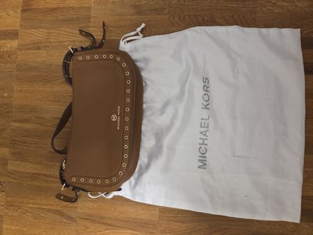 Michael Kors Camden Small Pochette Bag