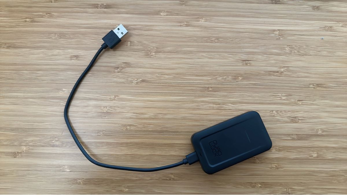 Unità & Adattatore: Quad Lock Wireless Apple CarPlay Adapter  – Usato da Weinfelden venduto da windShadow