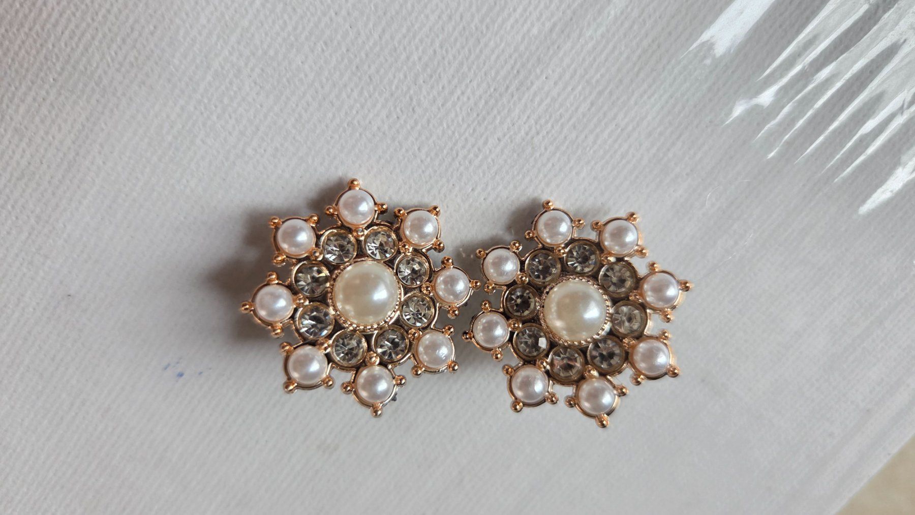 Orecchini pendenti & Orecchini a lobo: Elegante Ohrclips Perlen-Optik, Vintagestil Modeschmuck NEU – Nuovo (secondo la descrizione) da Weggis venduto da Leeclipse