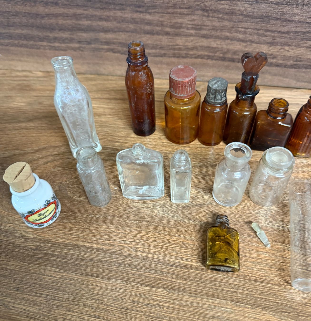 Bottiglie: Diverse Sammlung antiker Glasfläschchen, Vintage Style – Usato da Nussbaumen AG venduto da olitech5415 2