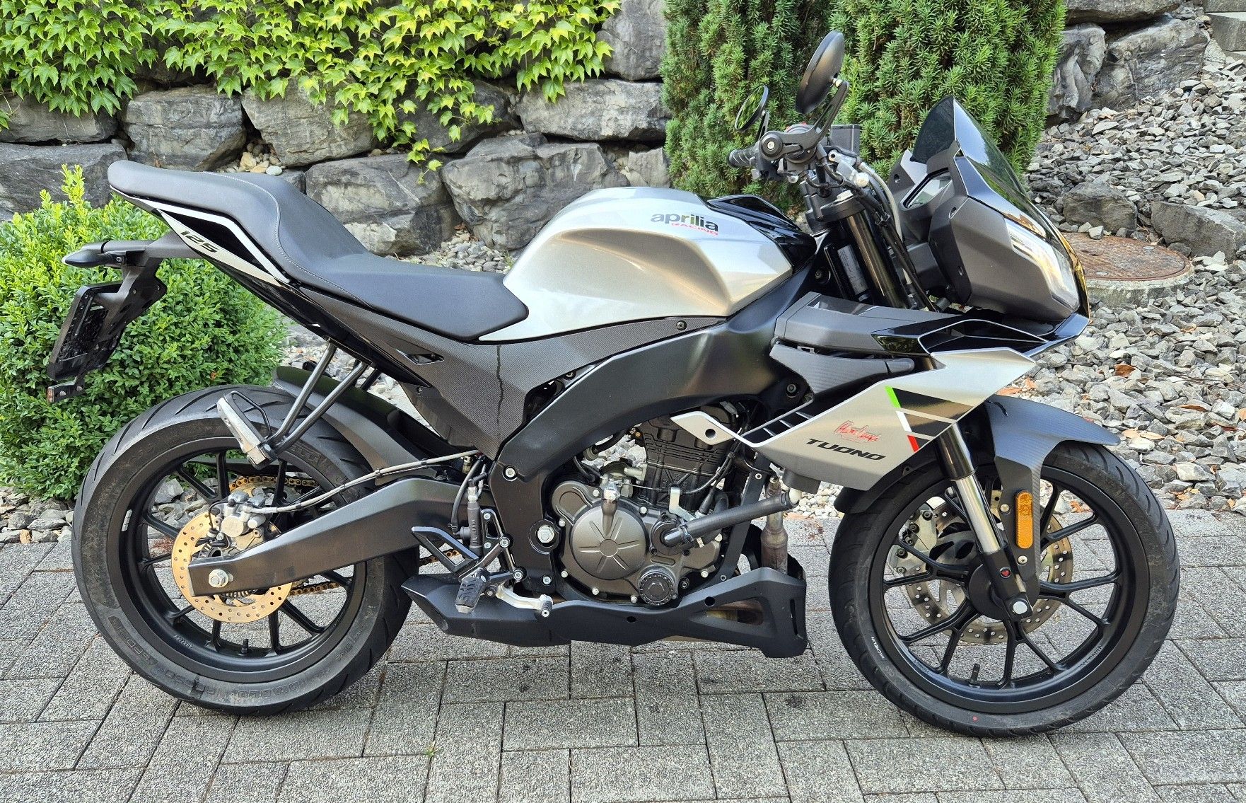 Aprilia Strada: Aprilia Tuono 125 ABS ab Mfk – Usato da Attiswil venduto da Marmotta73