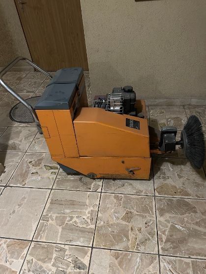 Tutte le macchine: Kehrmaschine Taski balimat 60T – Usato da Chur venduto da fiona7006