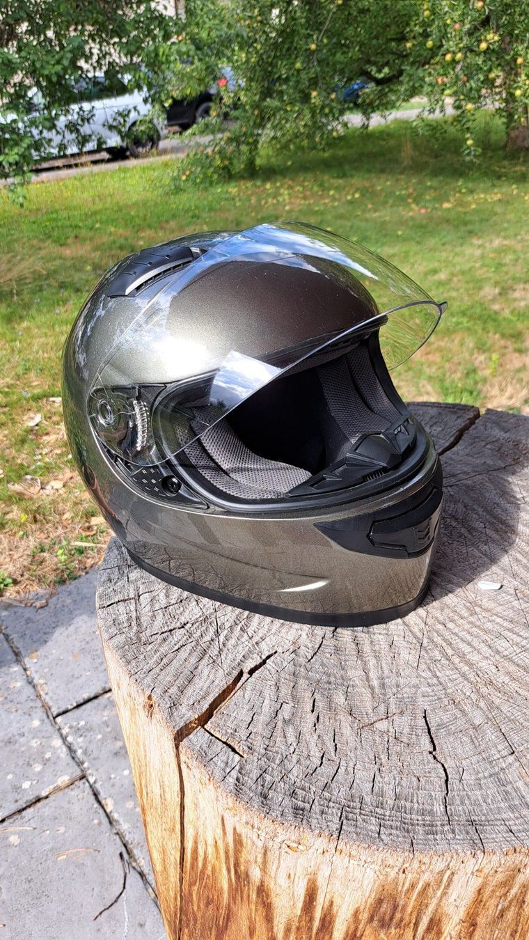 Caschi & visiere: Casque de moto enfant – Usato da Fontenais venduto da Lydialavendeuse 4