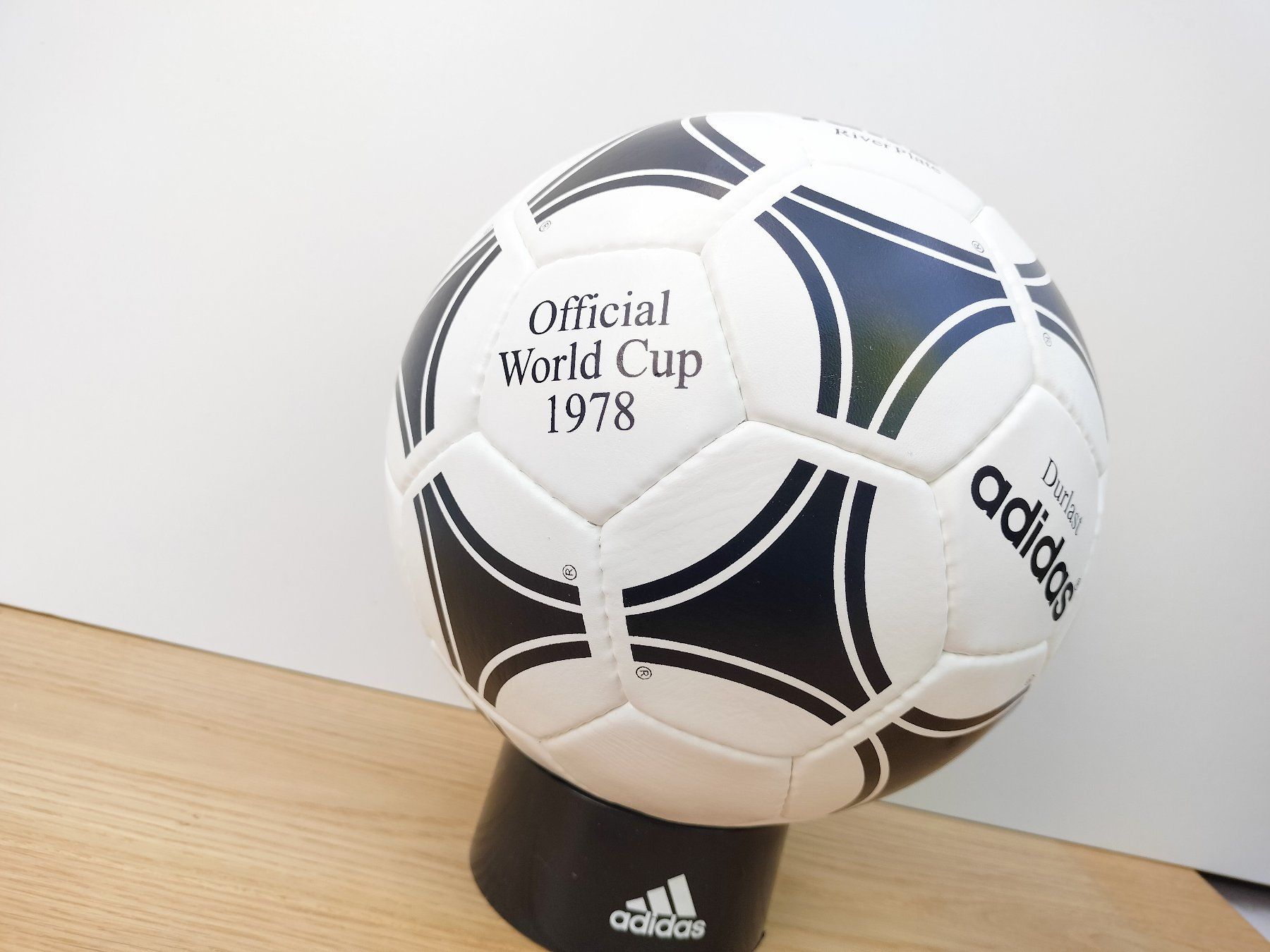 Adidas Palloni: Original Adidas Matchball WM 1978 – Usato da Wil SG venduto da kaizzen