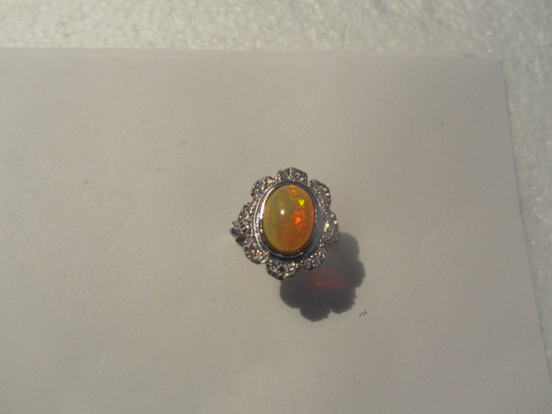 Ringe: Opal-Diamant Ring, 18 K.Weissgold – Gebraucht aus Luzern von Lucernauno 1