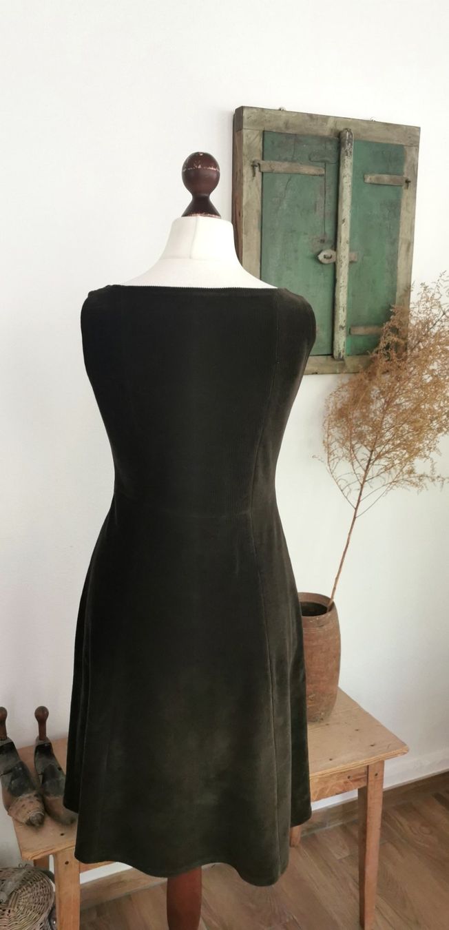 Kleider: The Swiss Label Cordkleid Gr. M – Gebraucht aus gachnang von tibus1 3