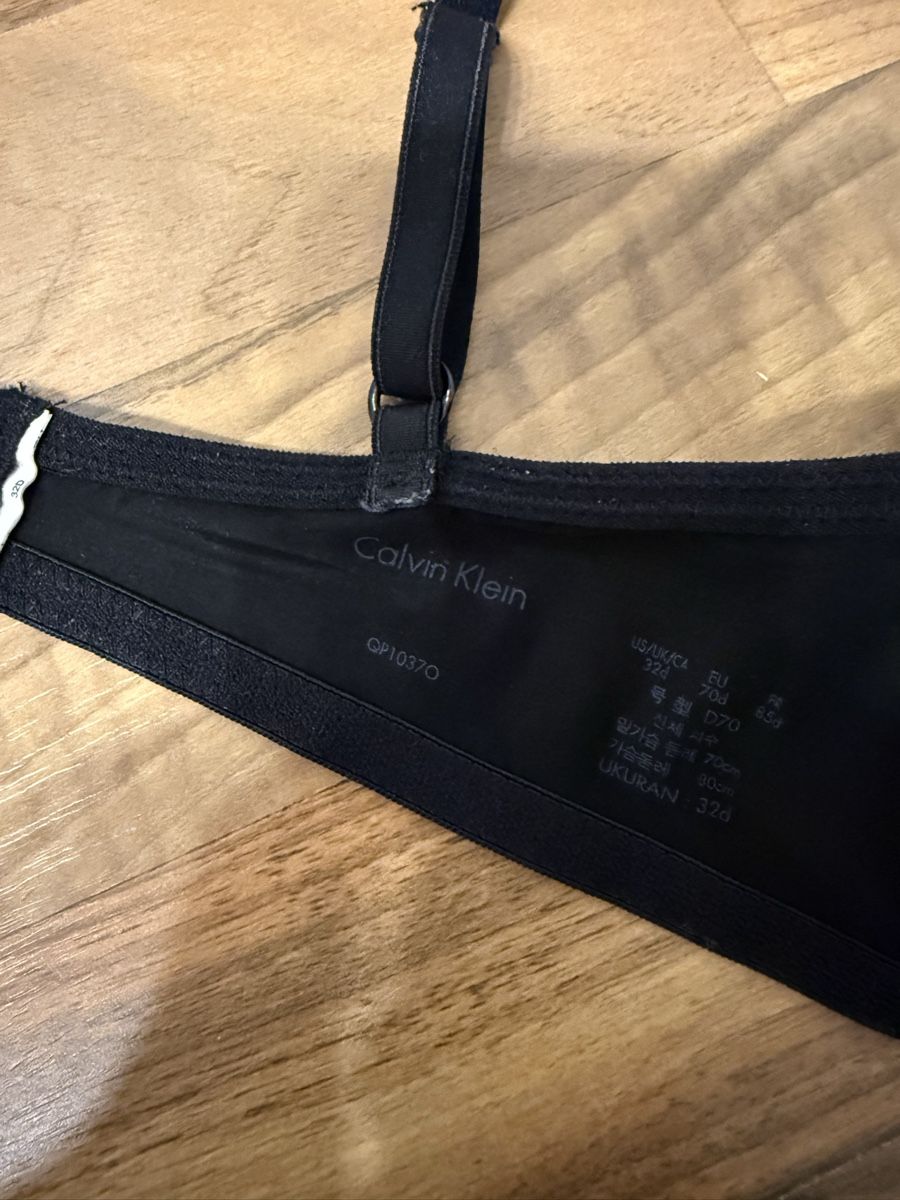 Calvin Klein Sonstige Unterwäsche: Calvin Klein BH schwarz Grösse 70D, 32D – Gebraucht aus Udligenswil von mp9_f7jr 3