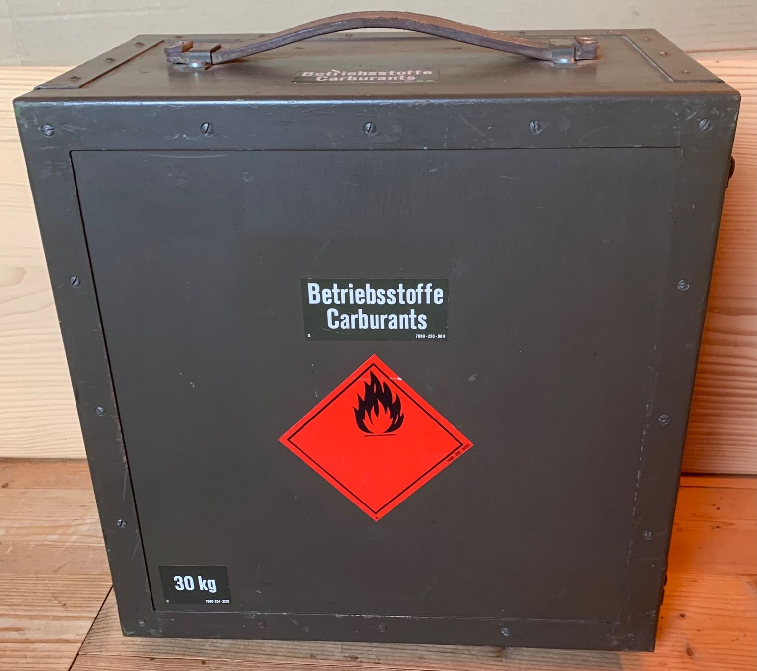 Transportkisten: Holzkiste der CH Armee – Gebraucht aus Goldingen von Bergler012