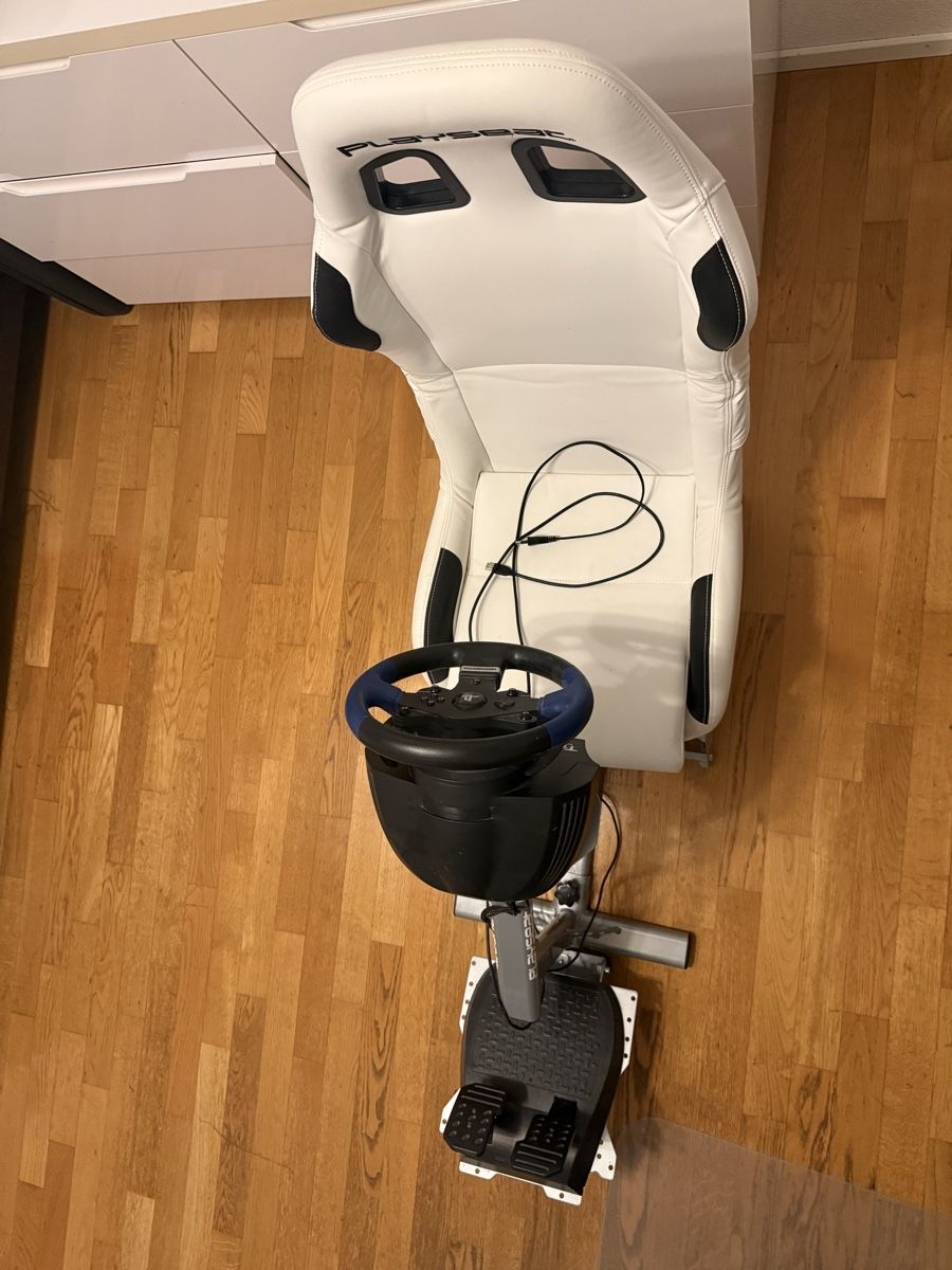 Playseat Sedie: Playseat Evolution + Logitech T150 zu verkaufen – Nuovo (secondo la descrizione) da Dietikon venduto da dri_z6z2 2
